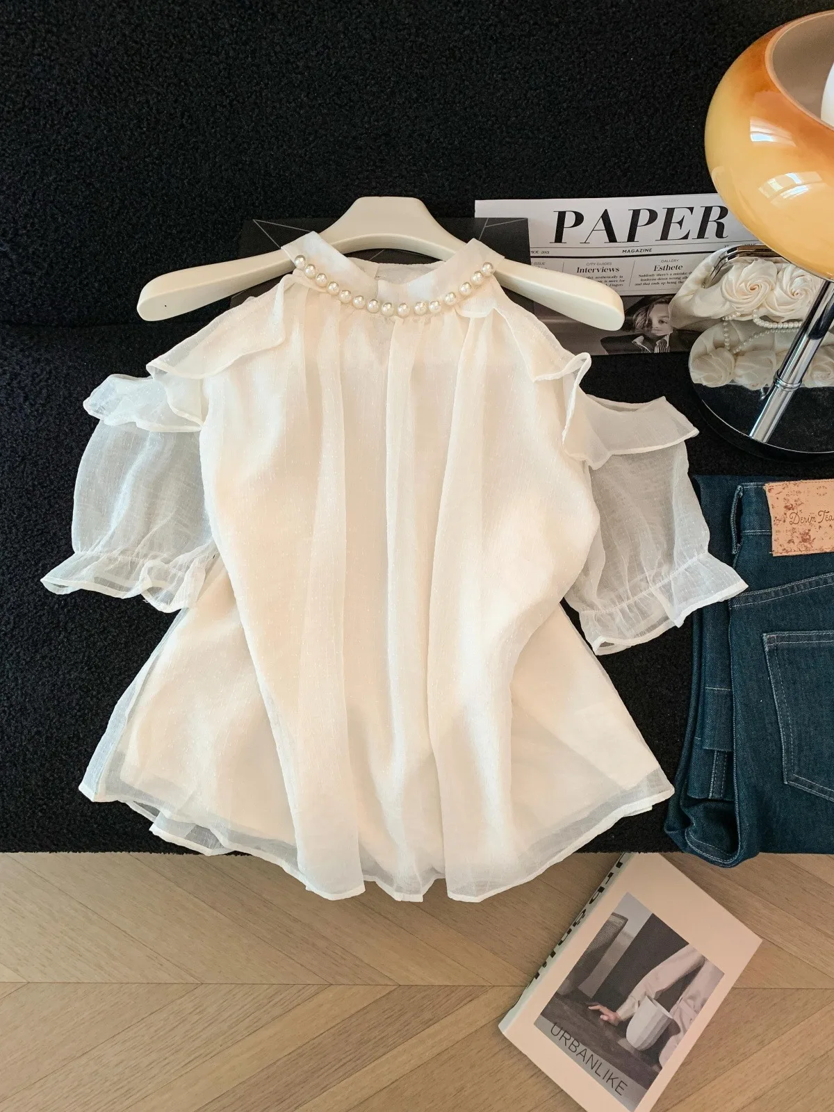Unique Beautiful Light Weight Pearlescent Bubble Sleeve off Shoulder Chiffon Blouse Women's Summer New Style Elegant Fashion
Unique Beautiful Light Weight Pearlescent Bubble Sleeve off Shoulder Chiffon Blouse Women's Summer New Style Elegant Fashion