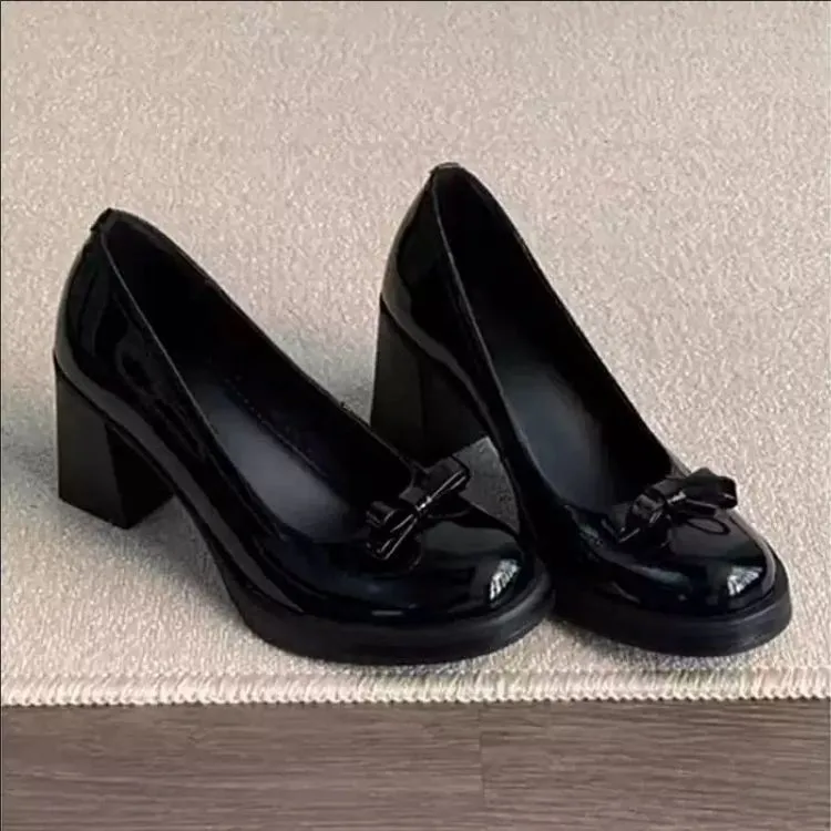 Womens Shoes Classic Black Round Toe Small Leather Shoes Fashion Patent Leather Shallow Mouth Single Shoes Thick Heel Mary Janes
Womens Shoes Classic Black Round Toe Small Leather Shoes Fashion Patent Leather Shallow Mouth Single Shoes Thick Heel Mary Janes