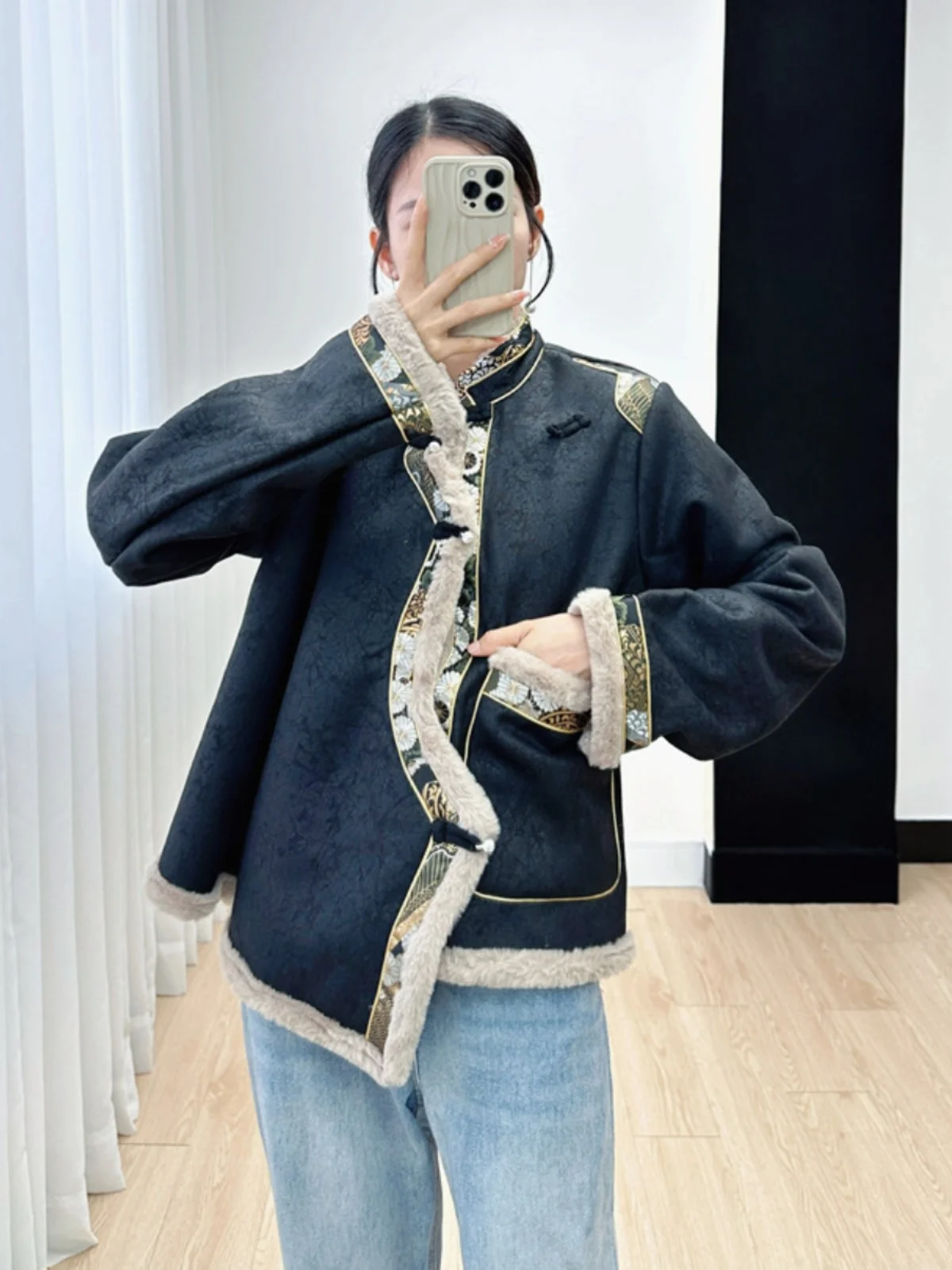 Tibetan Costumes New Cotton-Padded Coat Fleece Thickened Women's Ethnic Characteristics
Tibetan Costumes New Cotton-Padded Coat Fleece Thickened Women's Ethnic Characteristics