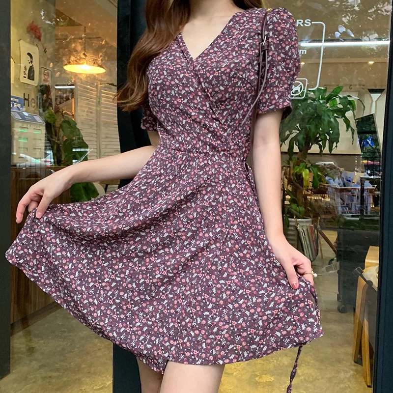2023 Women Lace Up Cottagecore Floral Print V-neck Short Sleeve Dresses Summer Dress Women High Waist A-Line Dress New Vestidos
2023 Women Lace Up Cottagecore Floral Print V-neck Short Sleeve Dresses Summer Dress Women High Waist A-Line Dress New Vestidos
