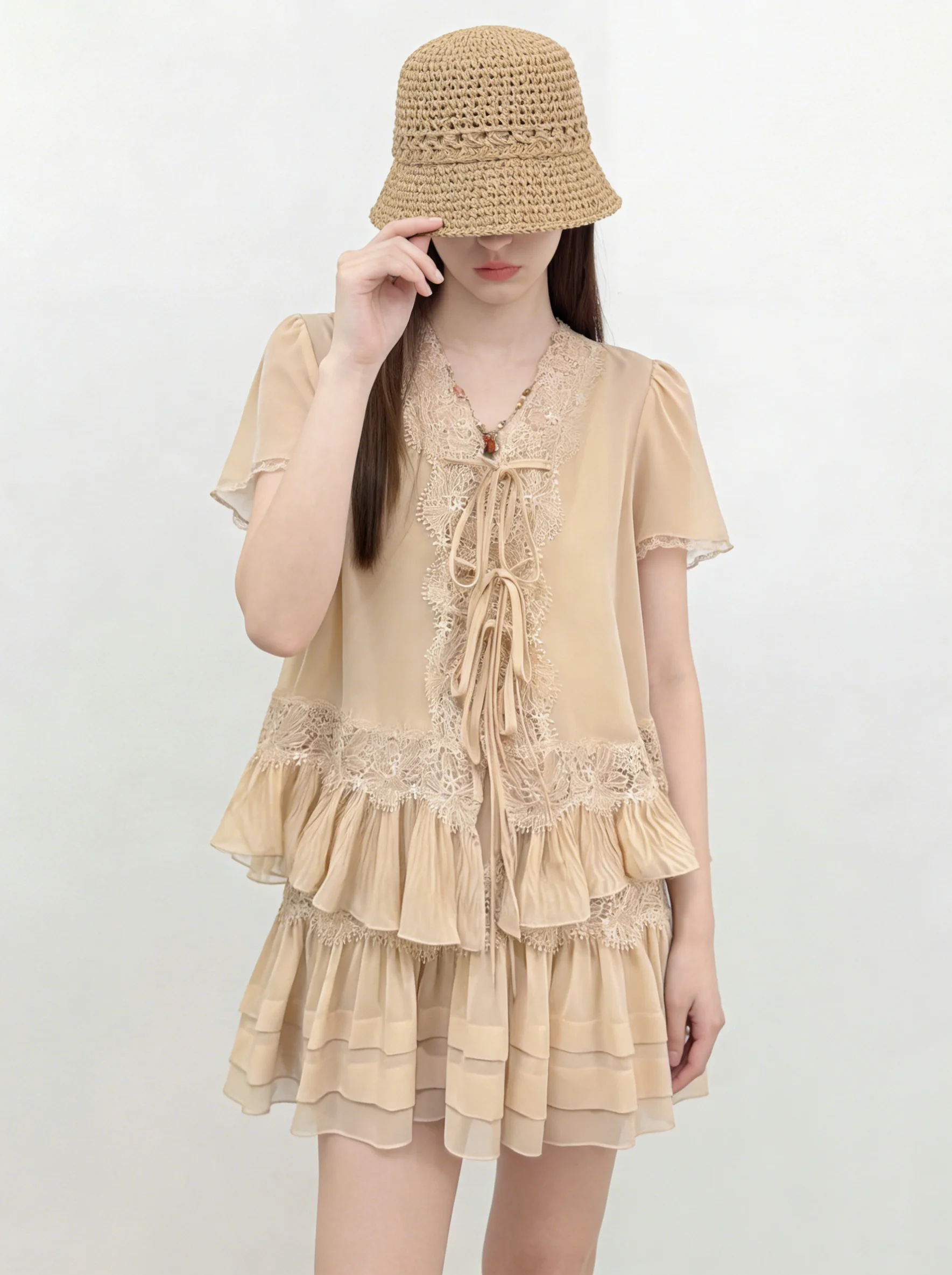 Korean Style Lace Tie-Back Thin Top And Half Skirt Set Summer Outfit Gentle Wind Milk Tea Color Soft And Gentle Women's Fashion
Korean Style Lace Tie-Back Thin Top And Half Skirt Set Summer Outfit Gentle Wind Milk Tea Color Soft And Gentle Women's Fashion