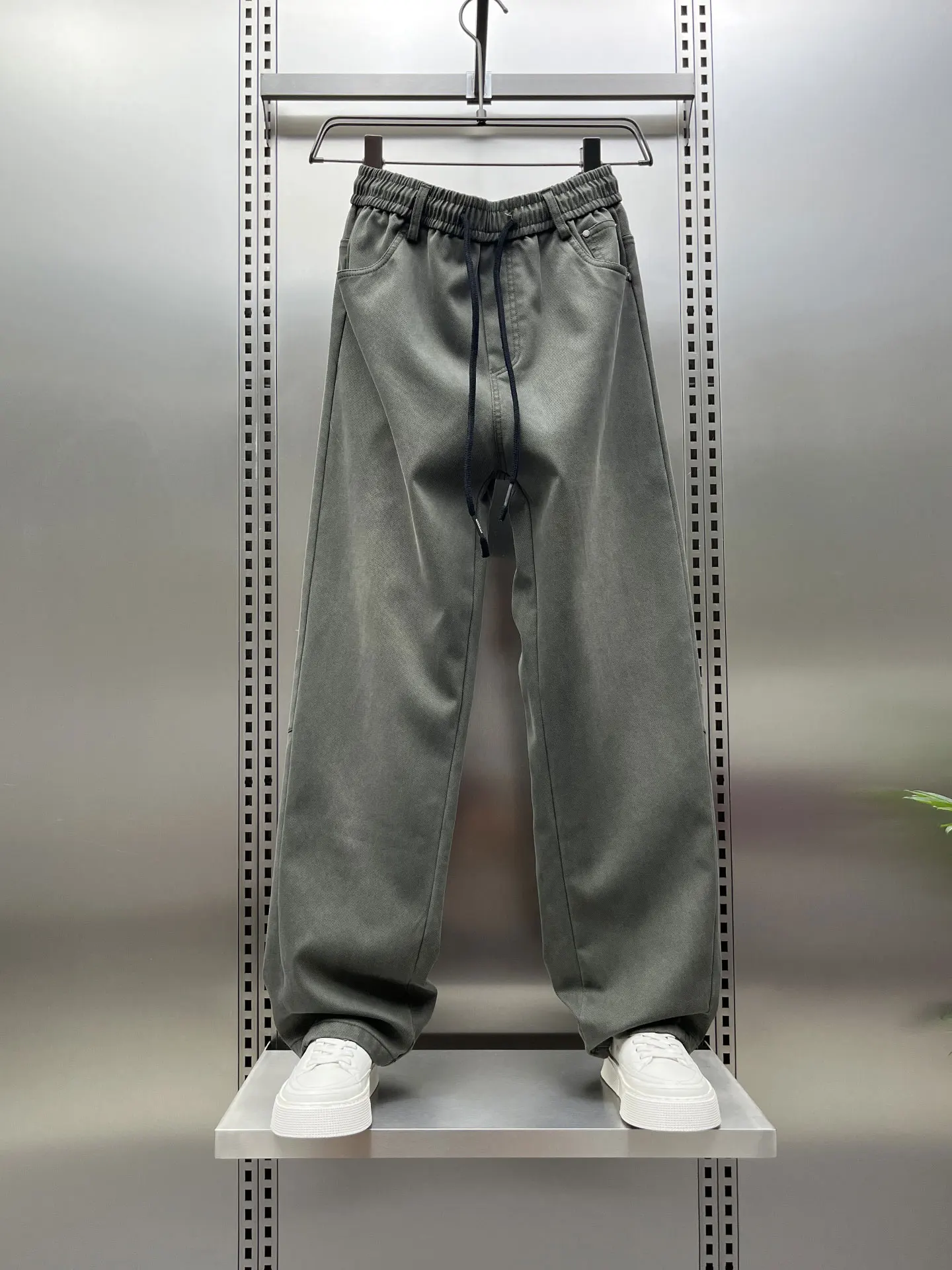 Loose American Sle Casual Pants Men's Autumn Simple Versatile Color Long Pants Young Luxury Wide Leg Straight Leg Pants
Loose American Sle Casual Pants Men's Autumn Simple Versatile Color Long Pants Young Luxury Wide Leg Straight Leg Pants