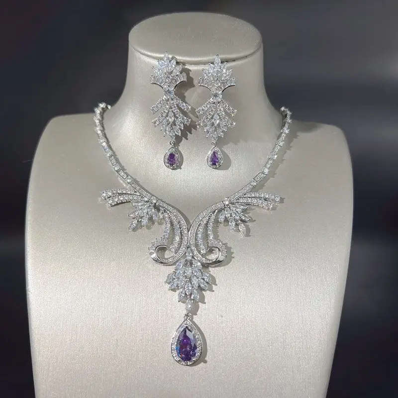UMQ Mild Luxury Retro Purple Zircon Crystal Earrings and Necklace Set Clavicle Chain Dinner Party Formal Dress Jewelry Women
UMQ Mild Luxury Retro Purple Zircon Crystal Earrings and Necklace Set Clavicle Chain Dinner Party Formal Dress Jewelry Women