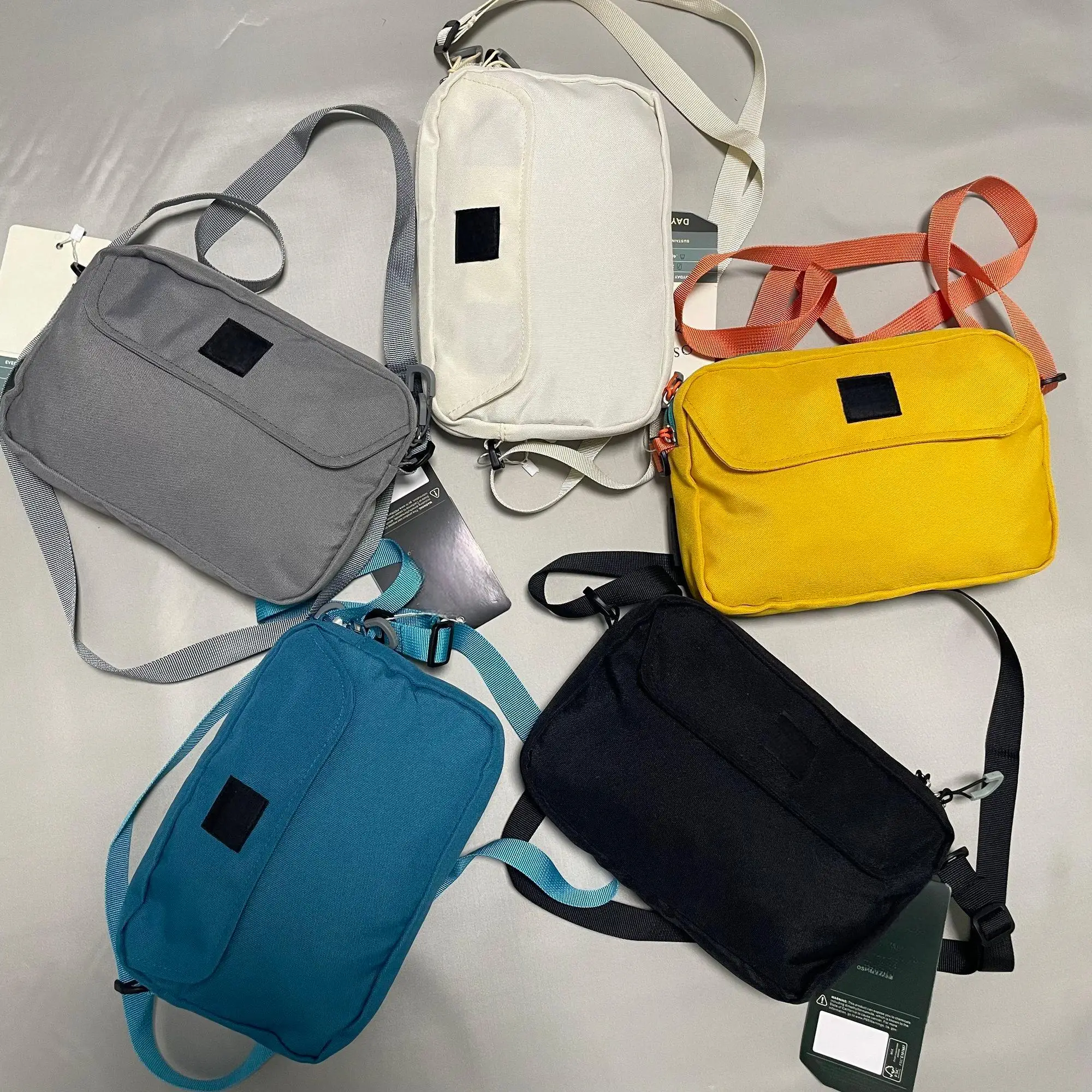 Unisex Outdoor Workwear Crossbody Bag – Minimalist Everyday Sling for Travel, Commute & Casual Use
Unisex Outdoor Workwear Crossbody Bag – Minimalist Everyday Sling for Travel, Commute & Casual Use