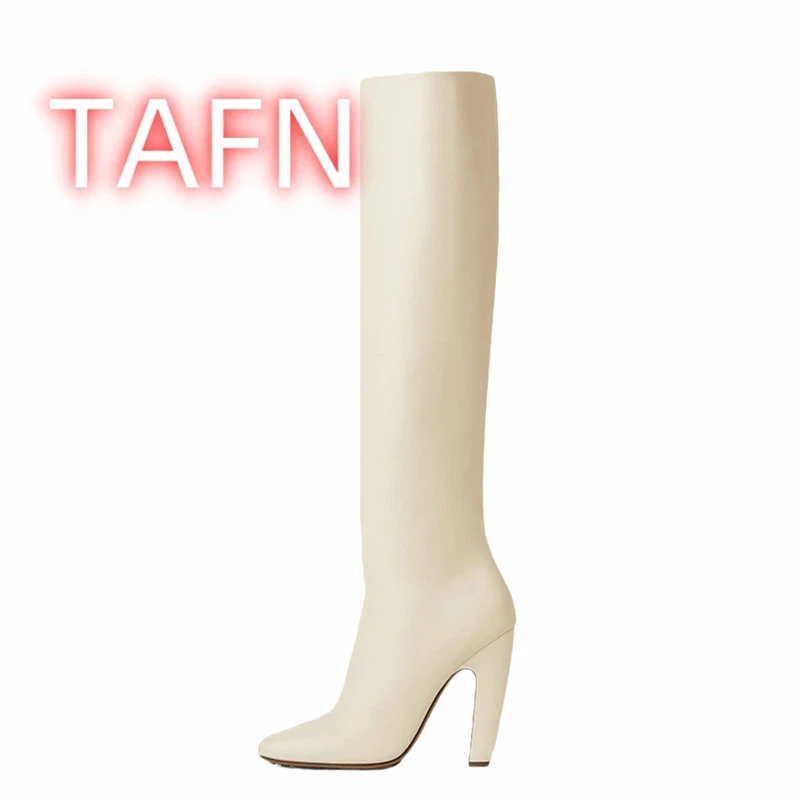 Женские сапоги до колена из искусственной кожи с квадратным носком, длинные сапоги с тканым дизайном на массивном каблуке, 2026, зимние новые туфли на боковой молнии 43
Женские сапоги до колена из искусственной кожи с квадратным носком, длинные сапоги с тканым дизайном на массивном каблуке, 2026, зимние новые туфли на боковой молнии 43