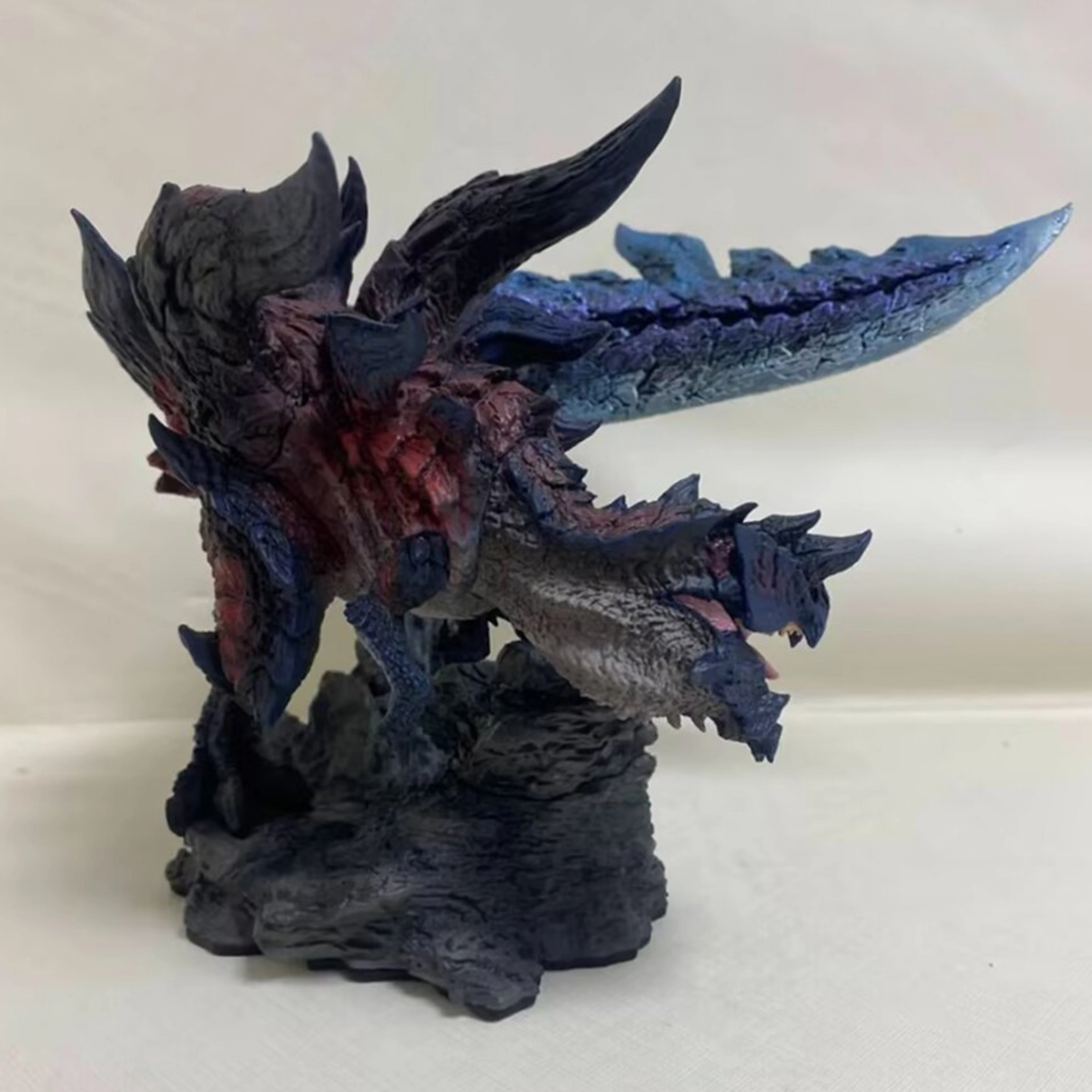 Фигурка Монстрхантер Глэвенус 17 см, коллекционная статуэтка Диновальде, декоративная кукла для рабочего стола, модель-игрушка, подарок для взрослых
Фигурка Монстрхантер Глэвенус 17 см, коллекционная статуэтка Диновальде, декоративная кукла для рабочего стола, модель-игрушка, подарок для взрослых