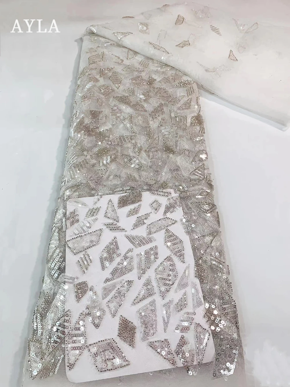 White Lace Fabric Nigerian Fabric 5yrds Luxury Dubai Beaded Fabrics for Sewing Evening Dress African Sequin Lace Fabric on Tulle
White Lace Fabric Nigerian Fabric 5yrds Luxury Dubai Beaded Fabrics for Sewing Evening Dress African Sequin Lace Fabric on Tulle