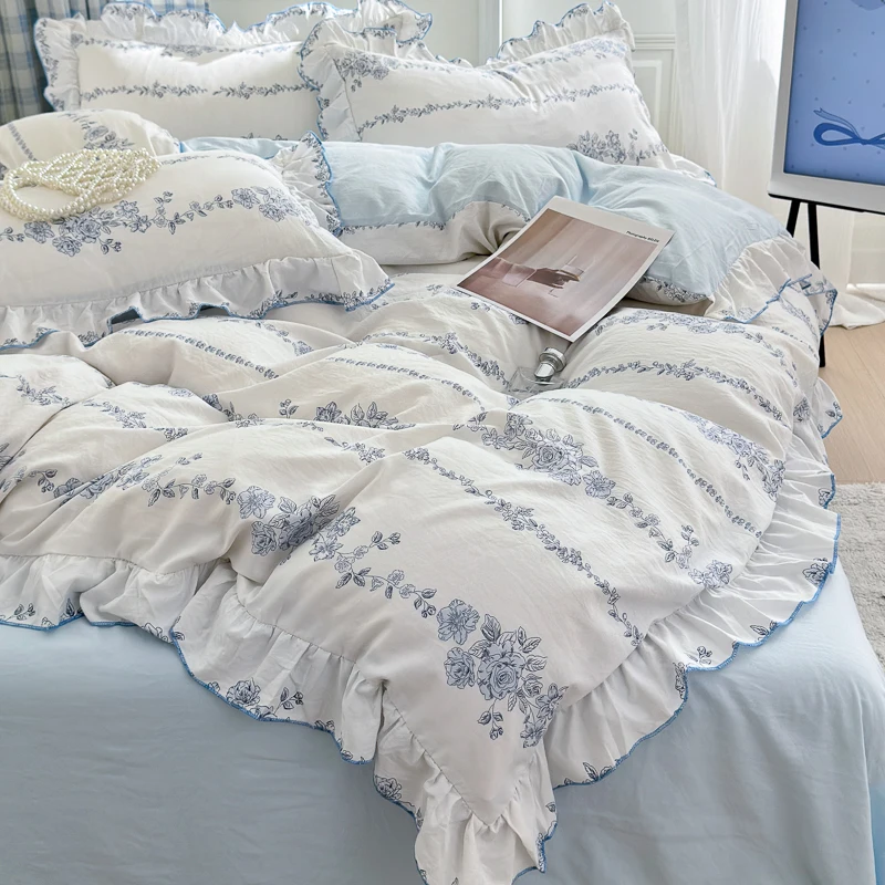 4pcs Korean lace Duvet Cover Set (1*Duvet Cover +1 flat sheet + 2*Pillowcase, Without Core), Fresh Flower Print Bedding Set
4pcs Korean lace Duvet Cover Set (1*Duvet Cover +1 flat sheet + 2*Pillowcase, Without Core), Fresh Flower Print Bedding Set