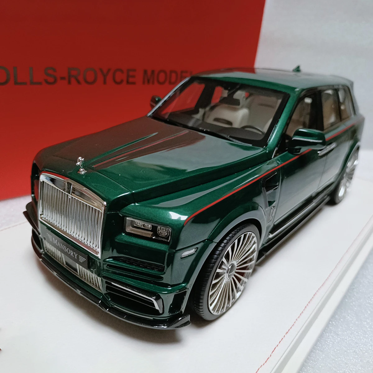 SC 1:18 Scale Resin Green Rolls Royce Cullinan Limousine Toys Cars Model Classics Nostalgia Adult Souvenir Gifts Static Display
SC 1:18 Scale Resin Green Rolls Royce Cullinan Limousine Toys Cars Model Classics Nostalgia Adult Souvenir Gifts Static Display
