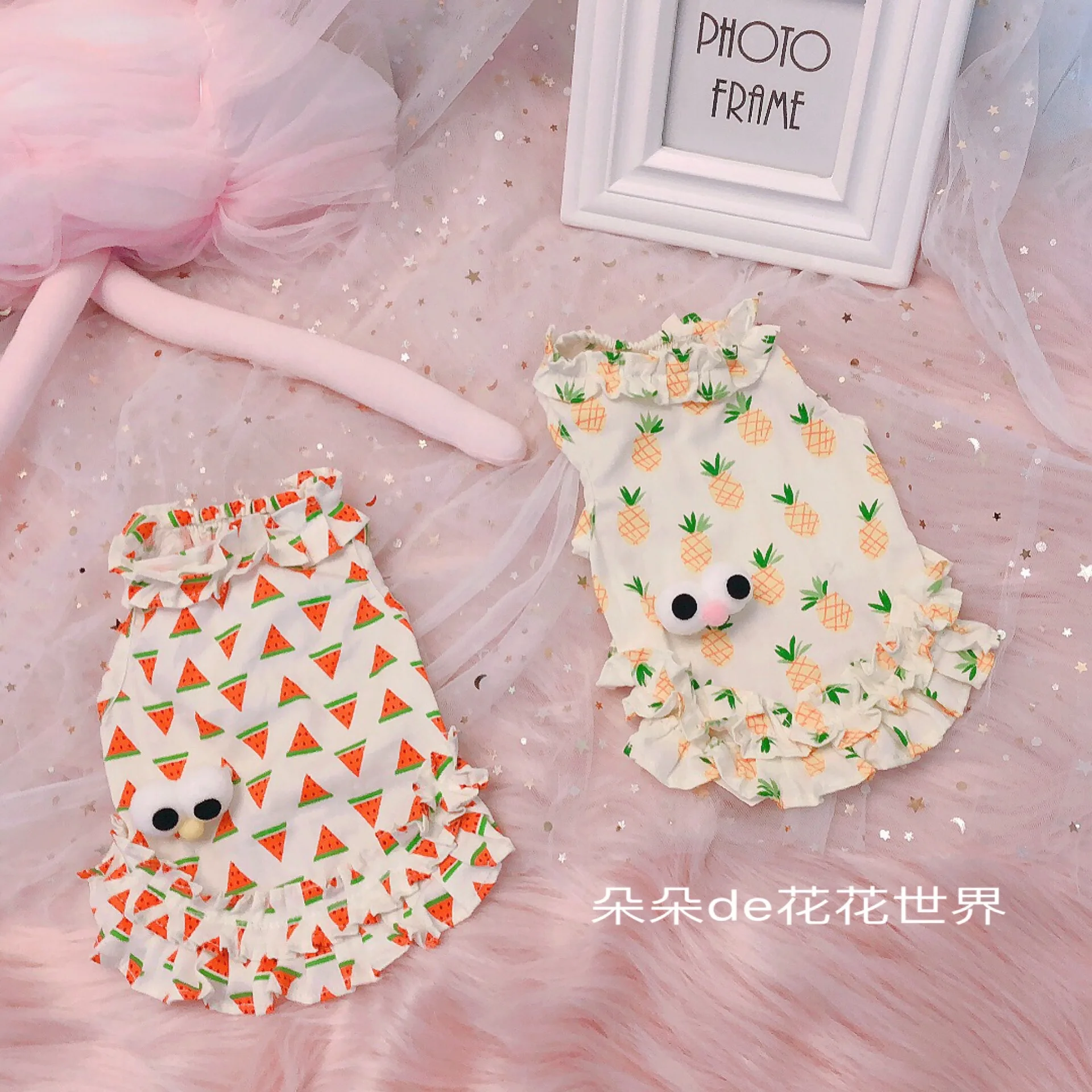2022 Spring summer Pet cat dog clothes Handmade pure cotton breathable Teddy yorkie fruit hawaiian Dog dresses luxury Puppy girl
2022 Spring summer Pet cat dog clothes Handmade pure cotton breathable Teddy yorkie fruit hawaiian Dog dresses luxury Puppy girl
