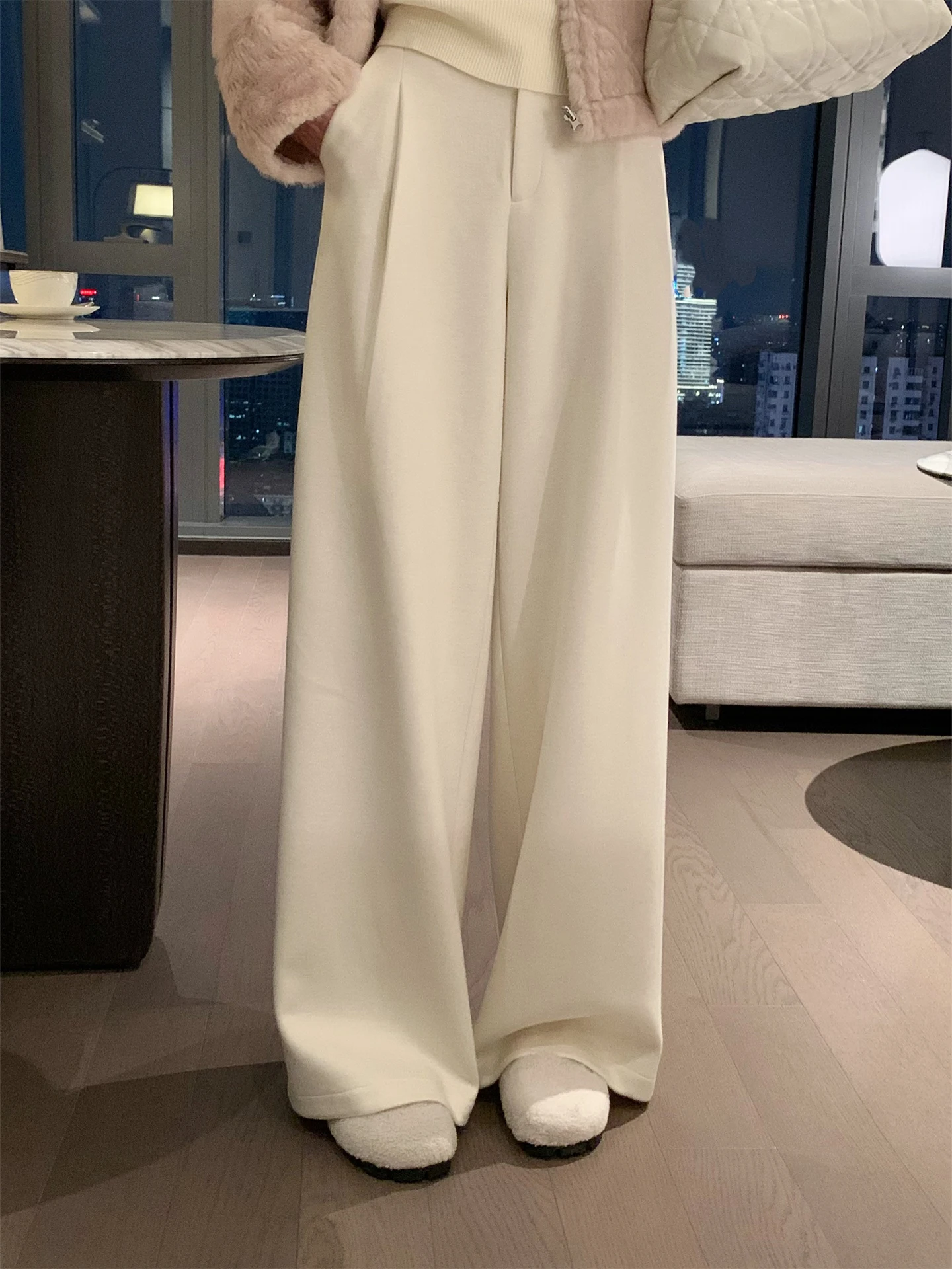 Женские зимние брюки Kun Total Heavyweight из шерстяного трикотажа, прямого кроя, с высокой талией, утягивающие, длинные
Женские зимние брюки Kun Total Heavyweight из шерстяного трикотажа, прямого кроя, с высокой талией, утягивающие, длинные