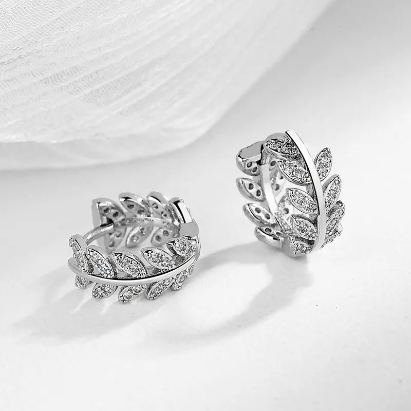 Exquisite 925 sterling silver diamond earrings temperament leaf earrings leaf female small fresh zircon earrings ladies
Exquisite 925 sterling silver diamond earrings temperament leaf earrings leaf female small fresh zircon earrings ladies