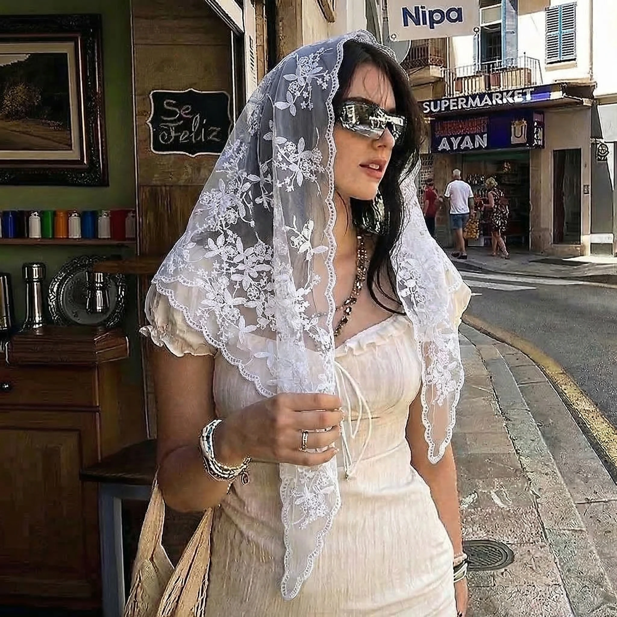 Women Lace Triangle Scarf Sweet Girls Sunscreen Scarf Spring Summer French Beach Style Hair Tie Vintage Female Lady Muslim Hijab
Women Lace Triangle Scarf Sweet Girls Sunscreen Scarf Spring Summer French Beach Style Hair Tie Vintage Female Lady Muslim Hijab
