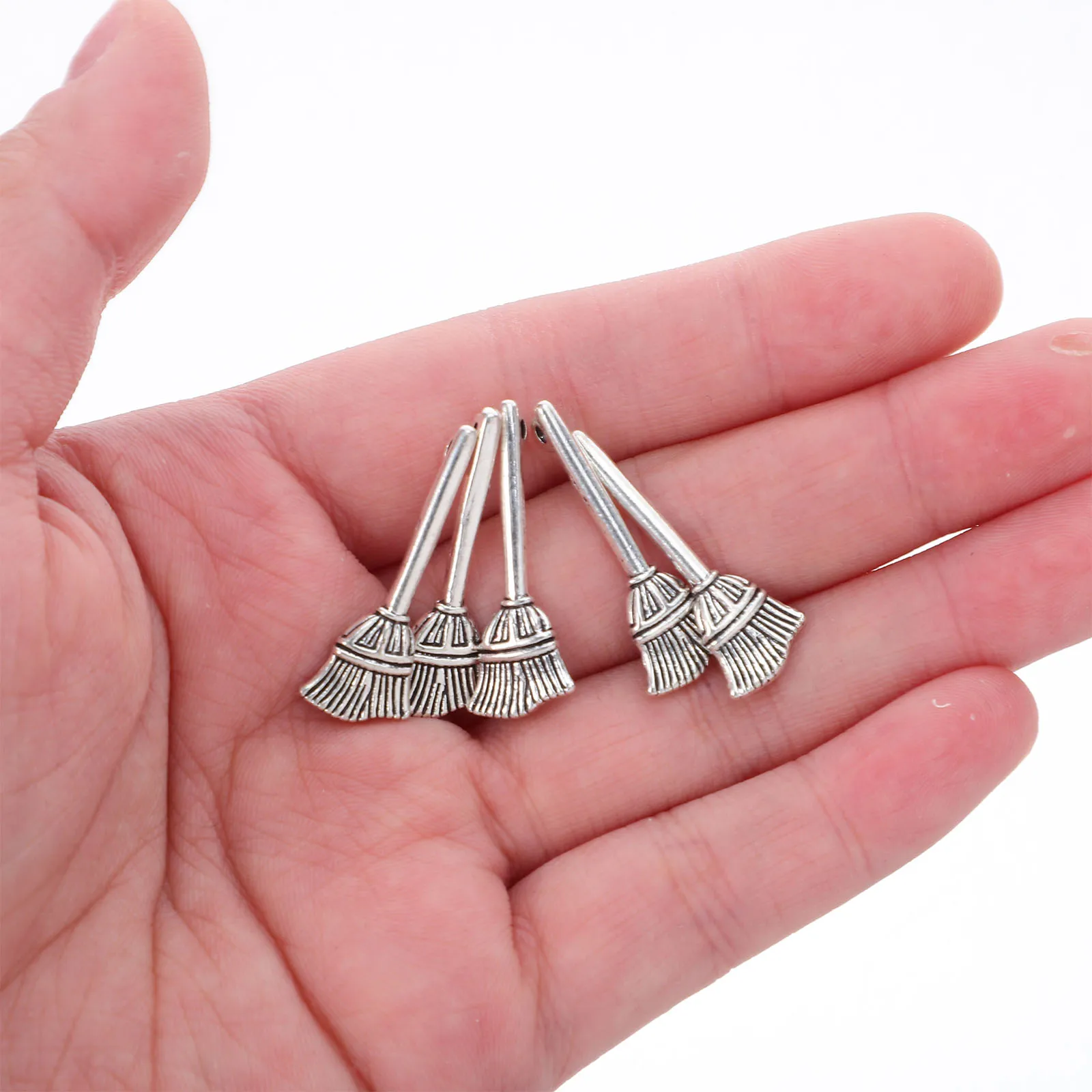 200 Pcs Retro Broom Accessories DIY Bracelet Charms Decorate Silver Alloy Pendants
200 Pcs Retro Broom Accessories DIY Bracelet Charms Decorate Silver Alloy Pendants