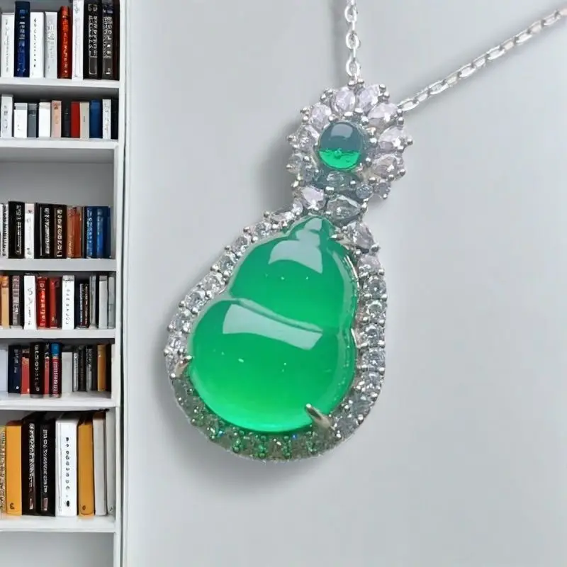 Laokeng species pure natural jadeite ice species full of green luxury inlaid gourd pendant light luxury versatile
Laokeng species pure natural jadeite ice species full of green luxury inlaid gourd pendant light luxury versatile