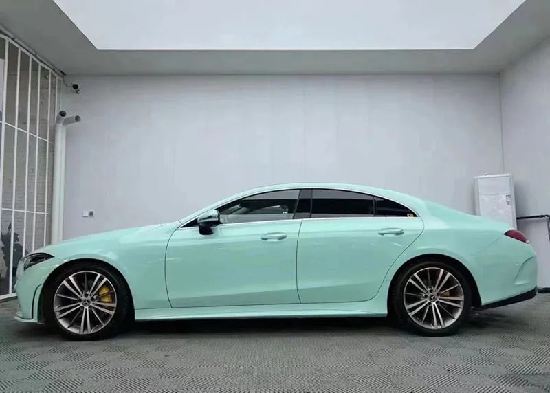 High Quality Green Glossy Vinyl Car Wrap Roll with Air Release Bubble Full Vehicle Car Wrapping Foil 1.52x18m 5x59ft
High Quality Green Glossy Vinyl Car Wrap Roll with Air Release Bubble Full Vehicle Car Wrapping Foil 1.52x18m 5x59ft
