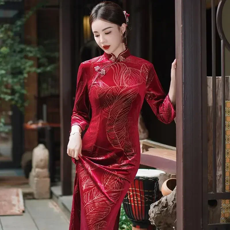 Traditional New Chinese Style Dress Women Plus Size Cheongsam Autumn Winter Velvet Qipao Vintage Dress Sexy Velour Slim Vestidos
Traditional New Chinese Style Dress Women Plus Size Cheongsam Autumn Winter Velvet Qipao Vintage Dress Sexy Velour Slim Vestidos