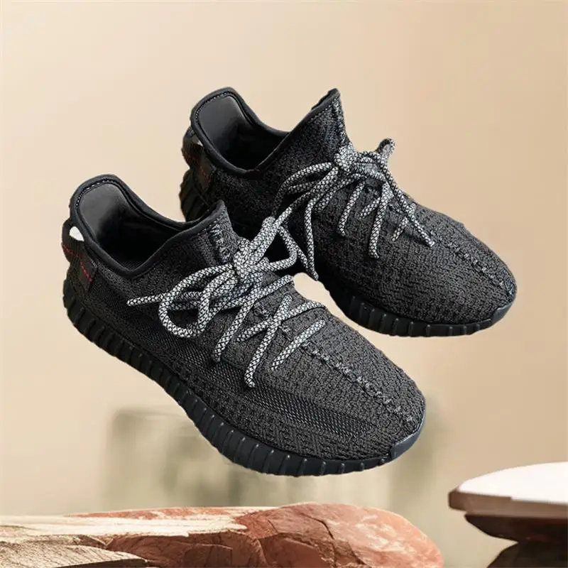 sneakerCushioned casual shoes, elastic midsole, comfortable walking
sneakerCushioned casual shoes, elastic midsole, comfortable walking