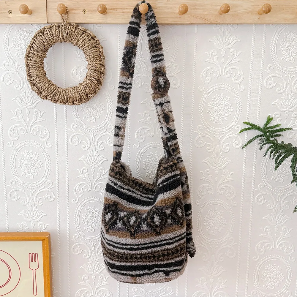 Fashion Casual Fair Isle Style Shoulder Bag Tote Bag Ethnic Bohemian Style Handbag Elegant Retro Fluffy Crossboby Bag Travel
Fashion Casual Fair Isle Style Shoulder Bag Tote Bag Ethnic Bohemian Style Handbag Elegant Retro Fluffy Crossboby Bag Travel