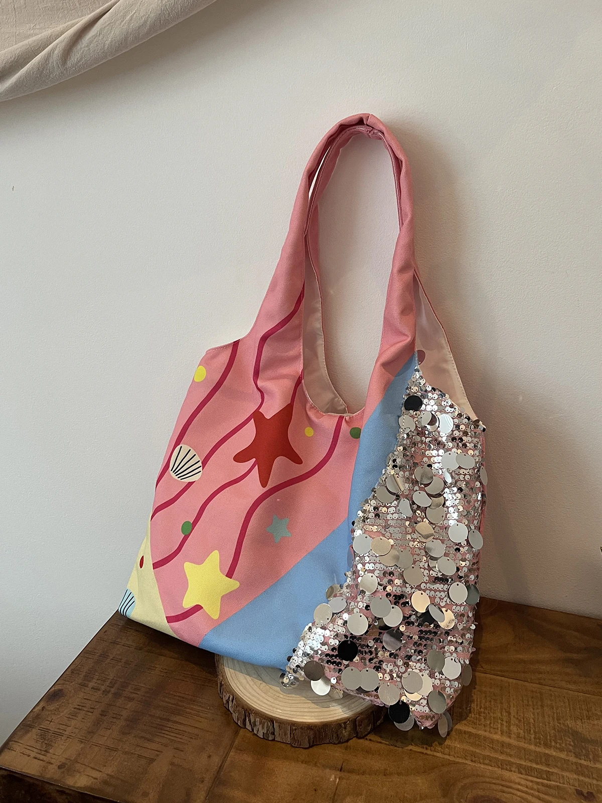 Leisure large-capacity bag female 2024 new contrast sequins stitching canvas bag work shoulder tote bag
Leisure large-capacity bag female 2024 new contrast sequins stitching canvas bag work shoulder tote bag
