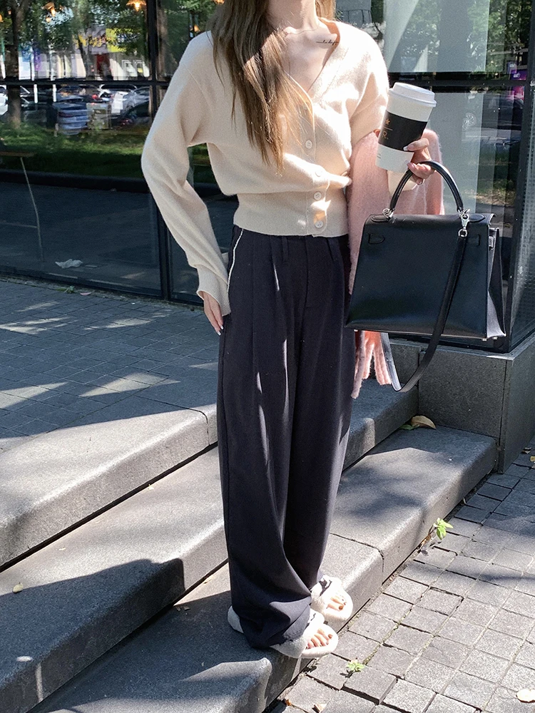 Высококачественные утягивающие брюки с высокой талией, широкими штанинами, повседневные, в деловом стиле, длинные, шерстяные, для офиса, осенняя коллекция
Высококачественные утягивающие брюки с высокой талией, широкими штанинами, повседневные, в деловом стиле, длинные, шерстяные, для офиса, осенняя коллекция