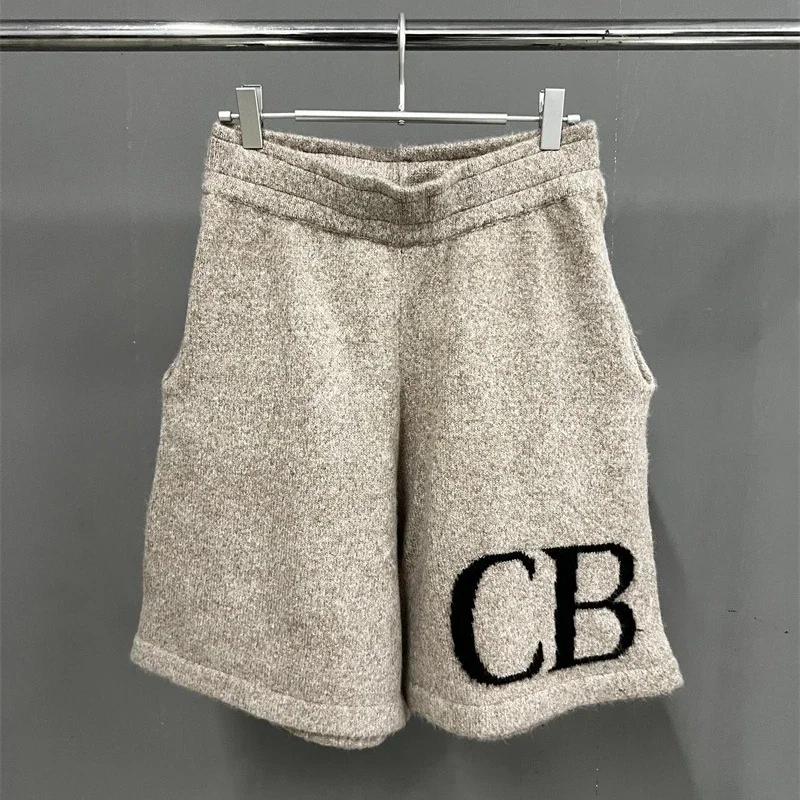 Мужские шорты большого размера CB 1:1, жаккардовые шорты лучшего качества с логотипом CB, женские повседневные черные вязаные шорты
Мужские шорты большого размера CB 1:1, жаккардовые шорты лучшего качества с логотипом CB, женские повседневные черные вязаные шорты