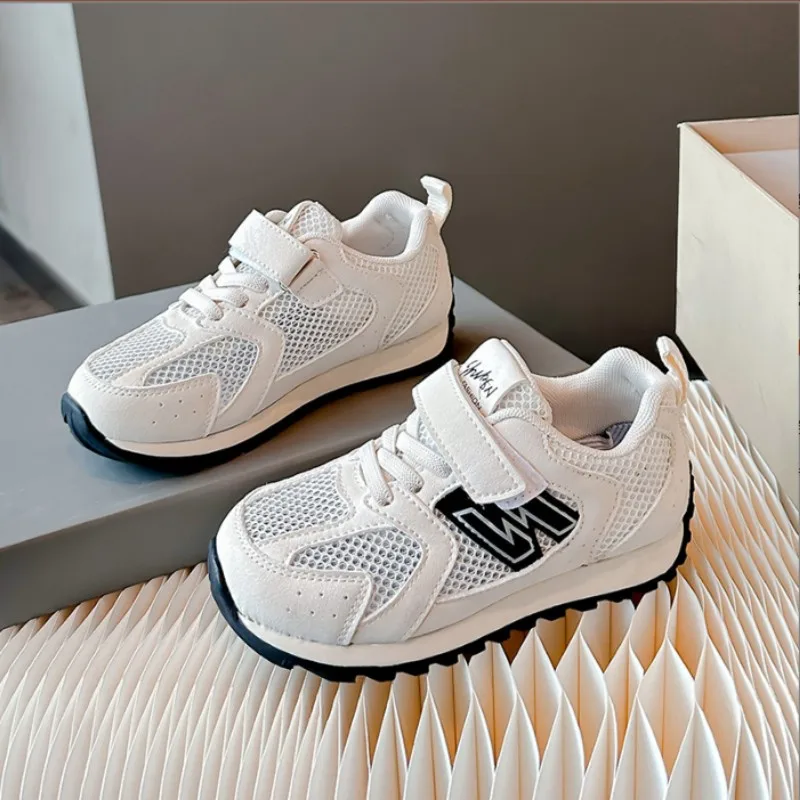 Children's sports shoes autumn new boys' soft soled non slip casual shoes girls' fashionable lightweight breathable running shoe
Children's sports shoes autumn new boys' soft soled non slip casual shoes girls' fashionable lightweight breathable running shoe