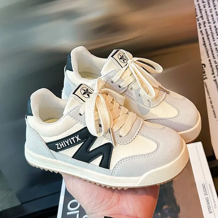 Korean Version of Girls' Sports Shoes 2025 Autumn New Children's All-match Breathable Casual Shoes
Korean Version of Girls' Sports Shoes 2025 Autumn New Children's All-match Breathable Casual Shoes