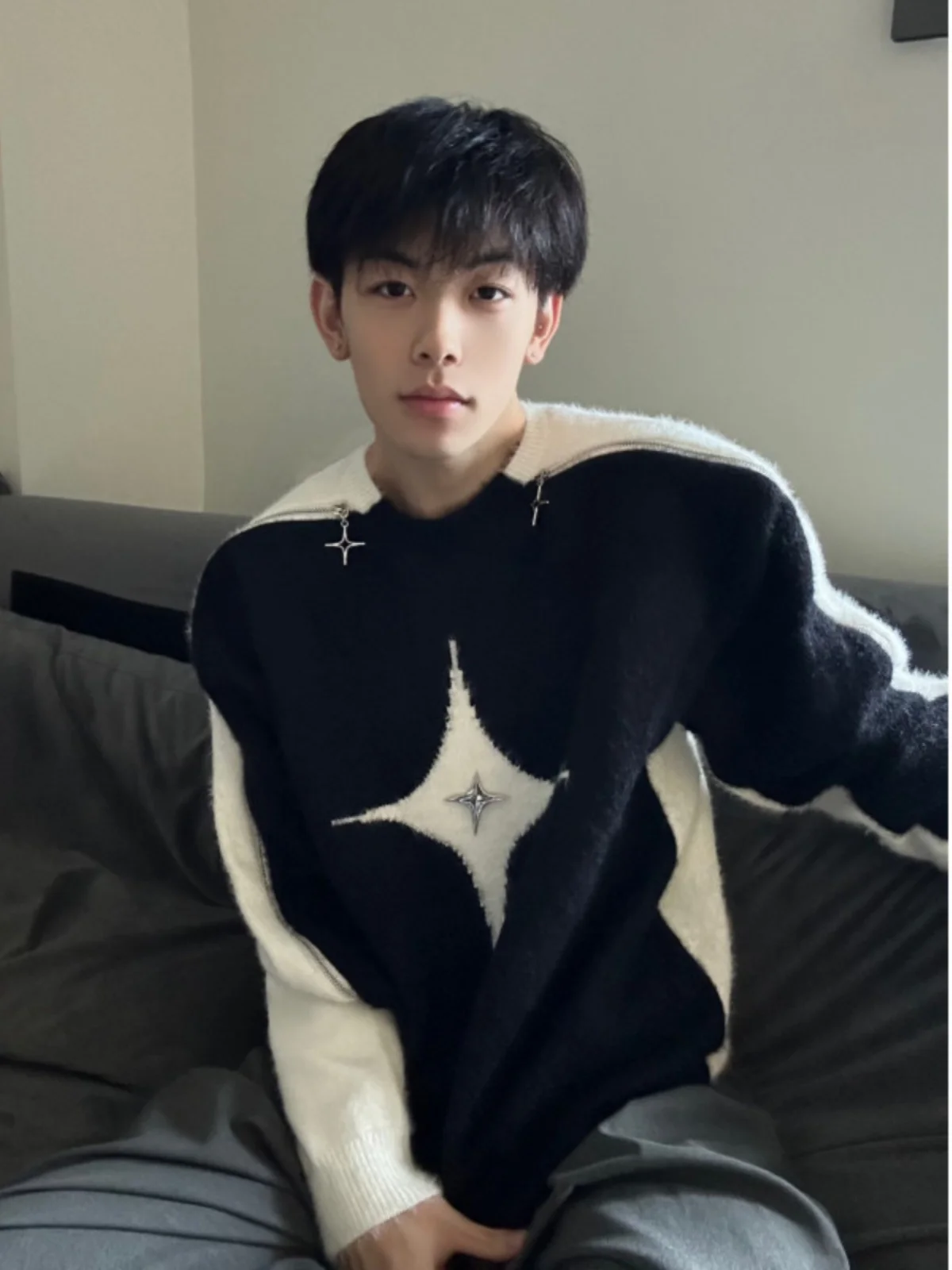 2023 New Men's Zipper round Ne Knitwear Patchwork High-End Feel Cleanfit Super Good Looking Loose Fit Long Sve Sweater
2023 New Men's Zipper round Ne Knitwear Patchwork High-End Feel Cleanfit Super Good Looking Loose Fit Long Sve Sweater