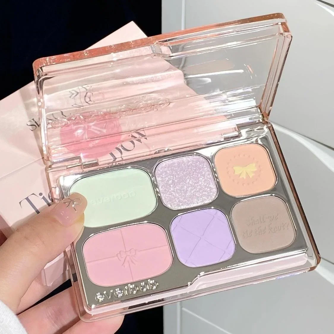 Everbab Bowtie Series Spring And Summer Six Color Eyeshadow Plate Pearl Matte Blush High Gloss Repair Earth Color Cosmetics
Everbab Bowtie Series Spring And Summer Six Color Eyeshadow Plate Pearl Matte Blush High Gloss Repair Earth Color Cosmetics