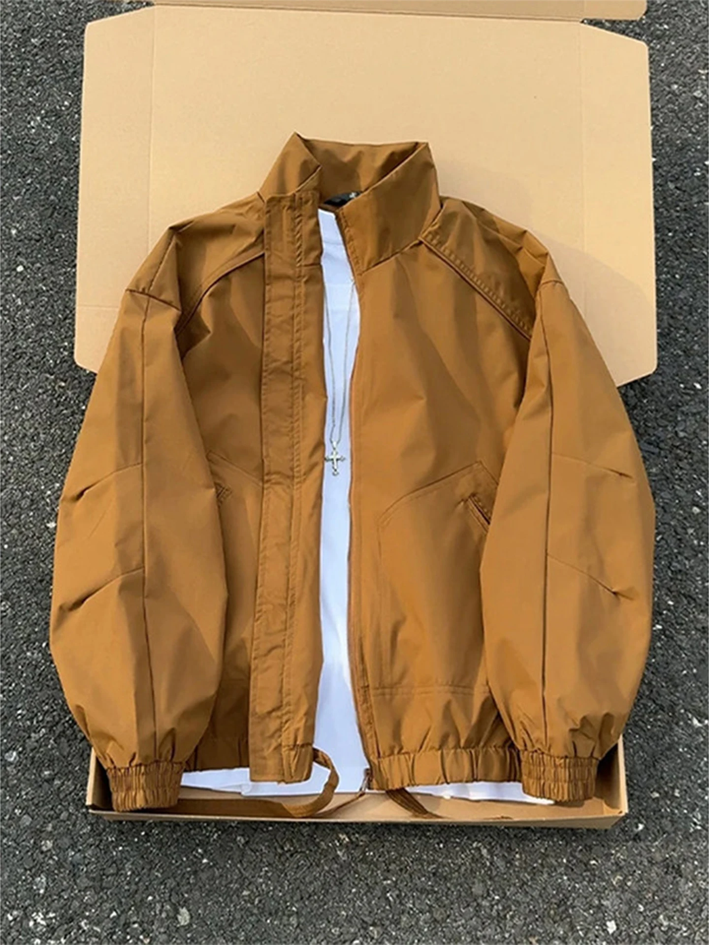 Мужская демисезонная куртка Cleanfit Brown Deconstructed Flight с коротким воротником, в стиле рабочей одежды, с защитой от разрывов, на молнии
Мужская демисезонная куртка Cleanfit Brown Deconstructed Flight с коротким воротником, в стиле рабочей одежды, с защитой от разрывов, на молнии