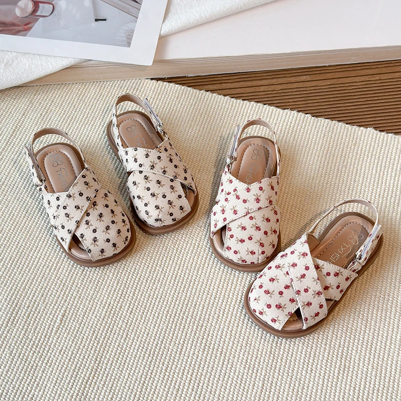 2026 Spring Summer Korean New Style Children's Fashion Sandals Girls' Flower Pattern Baotou Comfortable Soft Soled Flat Shoes
2026 Spring Summer Korean New Style Children's Fashion Sandals Girls' Flower Pattern Baotou Comfortable Soft Soled Flat Shoes