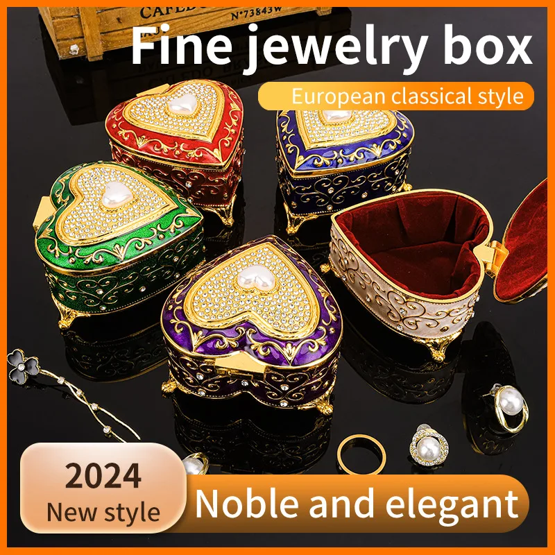 European retro metal jewelry box, exquisite enamel necklace, jewelry storage box, princess jewelry box.
European retro metal jewelry box, exquisite enamel necklace, jewelry storage box, princess jewelry box.