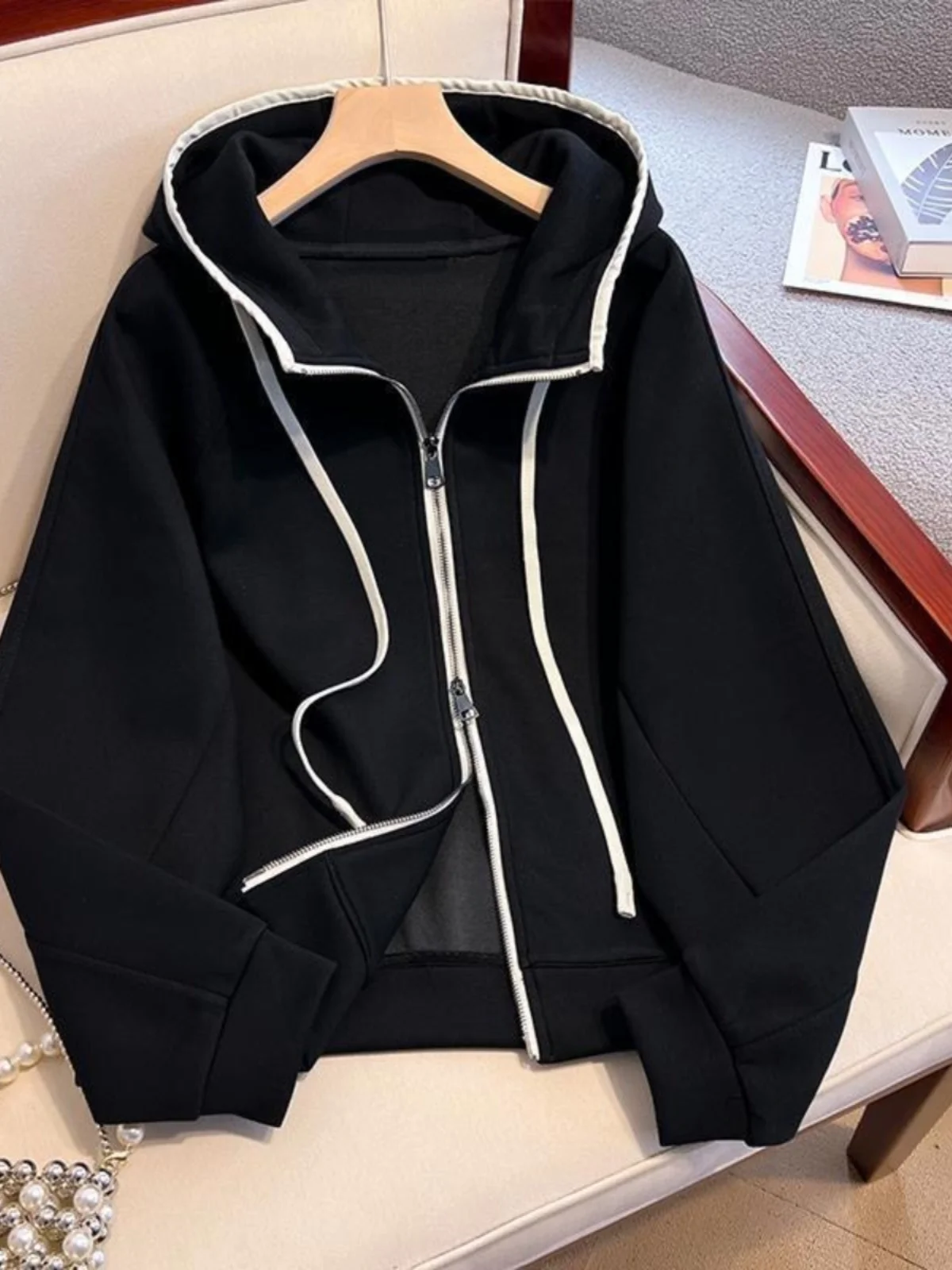 Кардиган на молнии с капюшоном больших размеров (до 300 фунтов), осенне-зимний, свободный, с цветными вставками на плечах, для женщин
Кардиган на молнии с капюшоном больших размеров (до 300 фунтов), осенне-зимний, свободный, с цветными вставками на плечах, для женщин