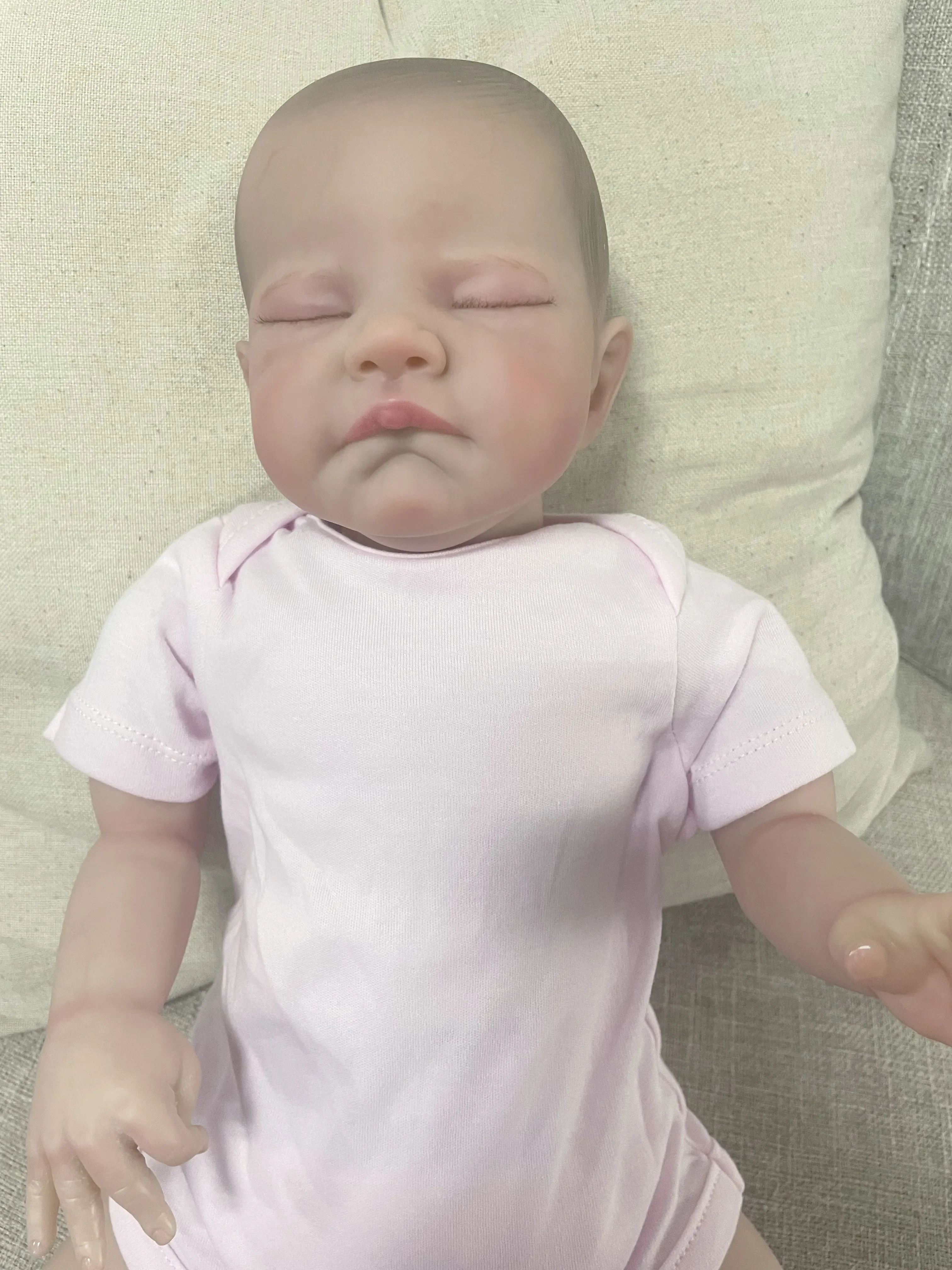 August 19inch Already Painted Finished Reborn Baby Doll Same As Picture Lifelike Soft Touch 3D Skin Hand-Draw Hair Visible Veins
August 19inch Already Painted Finished Reborn Baby Doll Same As Picture Lifelike Soft Touch 3D Skin Hand-Draw Hair Visible Veins
