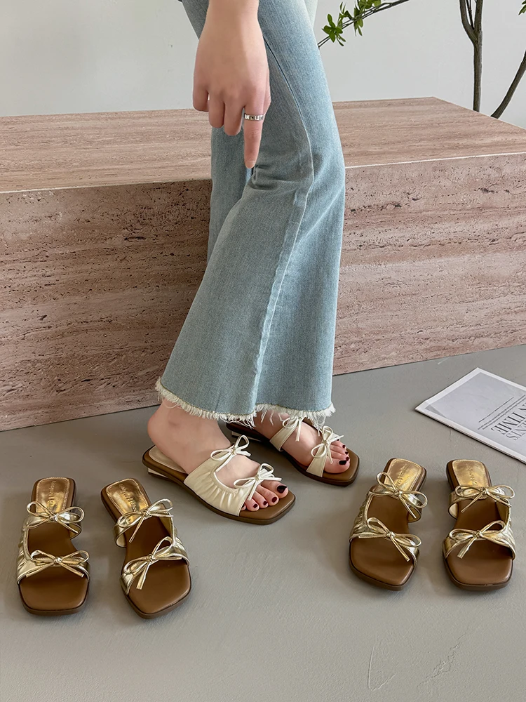 Slippers for Women's Summer Outdoor Wear 2025 New Fashionable Bow Tie Thick Heel Sandals
Slippers for Women's Summer Outdoor Wear 2025 New Fashionable Bow Tie Thick Heel Sandals