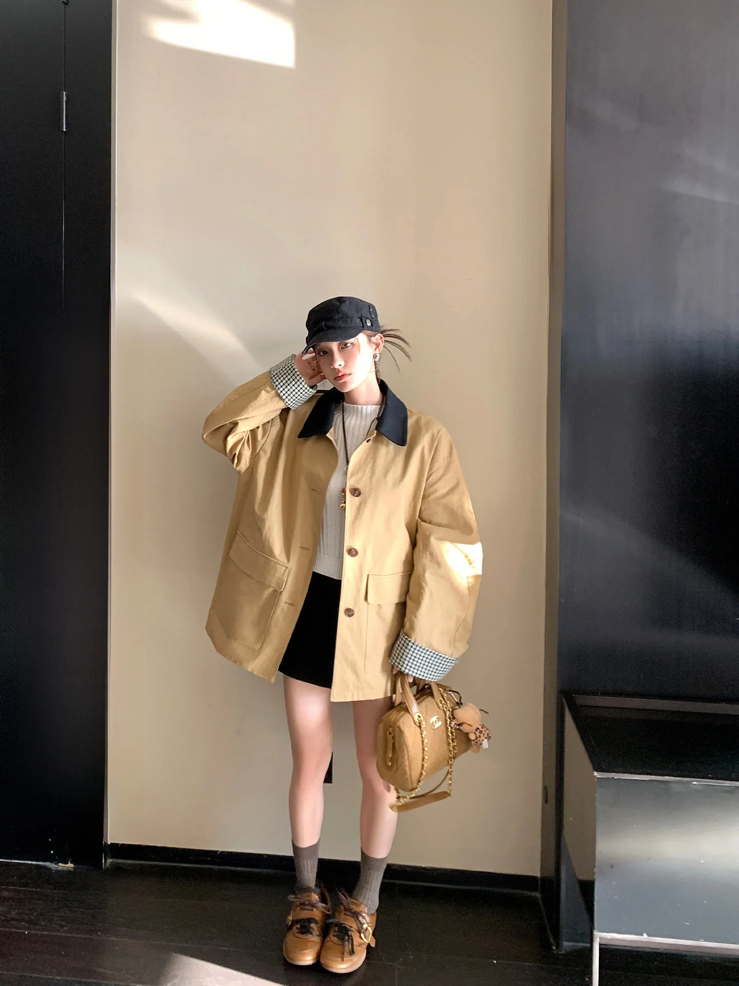 Пальто-ветровка LIONE цвета хаки в клетку, свободного кроя, средней длины, в корейском стиле, для повседневной носки, из хлопка и полиэстера, на одной пуговице, однотонное
Пальто-ветровка LIONE цвета хаки в клетку, свободного кроя, средней длины, в корейском стиле, для повседневной носки, из хлопка и полиэстера, на одной пуговице, однотонное