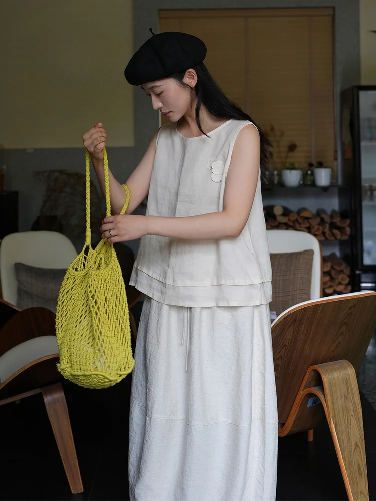 Summer Women's Sleeveless Top Small Flower Vest Cotton Linen Blend Casual Korean Style Straight Cut Thin Fabric Outerwear
Summer Women's Sleeveless Top Small Flower Vest Cotton Linen Blend Casual Korean Style Straight Cut Thin Fabric Outerwear