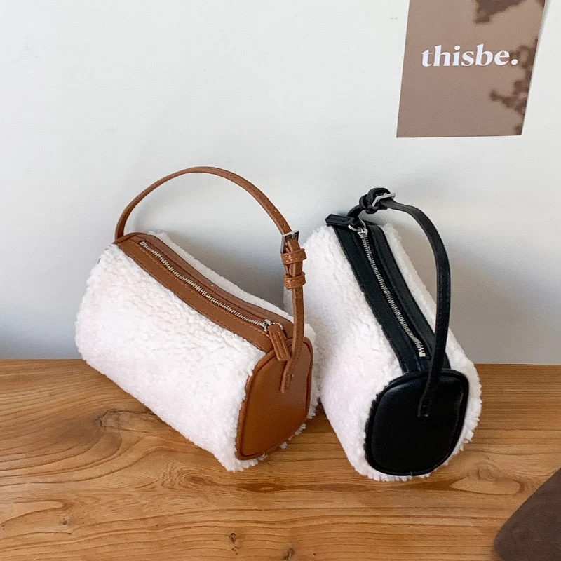 Korean Plush Patchwork Shoulder Bag Winter New Faux Lamb Wool Women's Elegant Handbag Cylindrical Zippered Simple Crossbody Bag
Korean Plush Patchwork Shoulder Bag Winter New Faux Lamb Wool Women's Elegant Handbag Cylindrical Zippered Simple Crossbody Bag