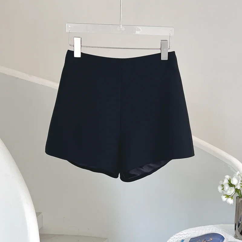 Women New Classic Black Stretch High-waist Shorts Fashionable Simple Versatile Shorts Spring Summer
Women New Classic Black Stretch High-waist Shorts Fashionable Simple Versatile Shorts Spring Summer