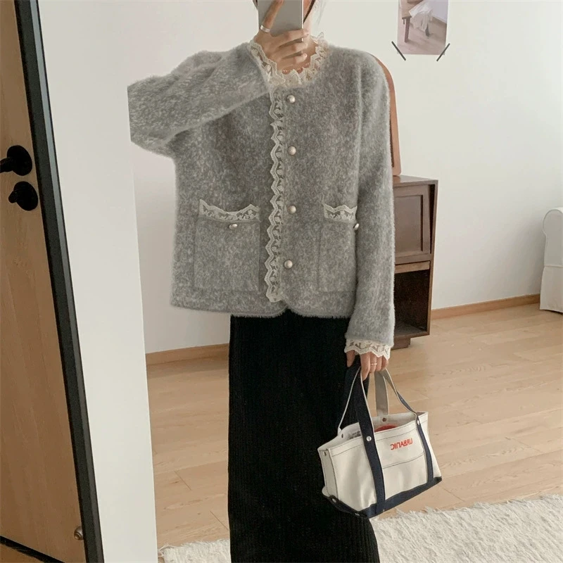 Soft Knitted Sweater Women's Outerwear Gentle Sle Fur Trim 2025 Autumn New Faion Polyester Fiber 00%
Soft Knitted Sweater Women's Outerwear Gentle Sle Fur Trim 2025 Autumn New Faion Polyester Fiber 00%