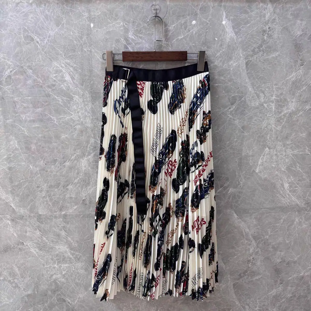 Sacao 25 graffiti print skirt high waist and thin pleated skirt medium and long skirt
Sacao 25 graffiti print skirt high waist and thin pleated skirt medium and long skirt