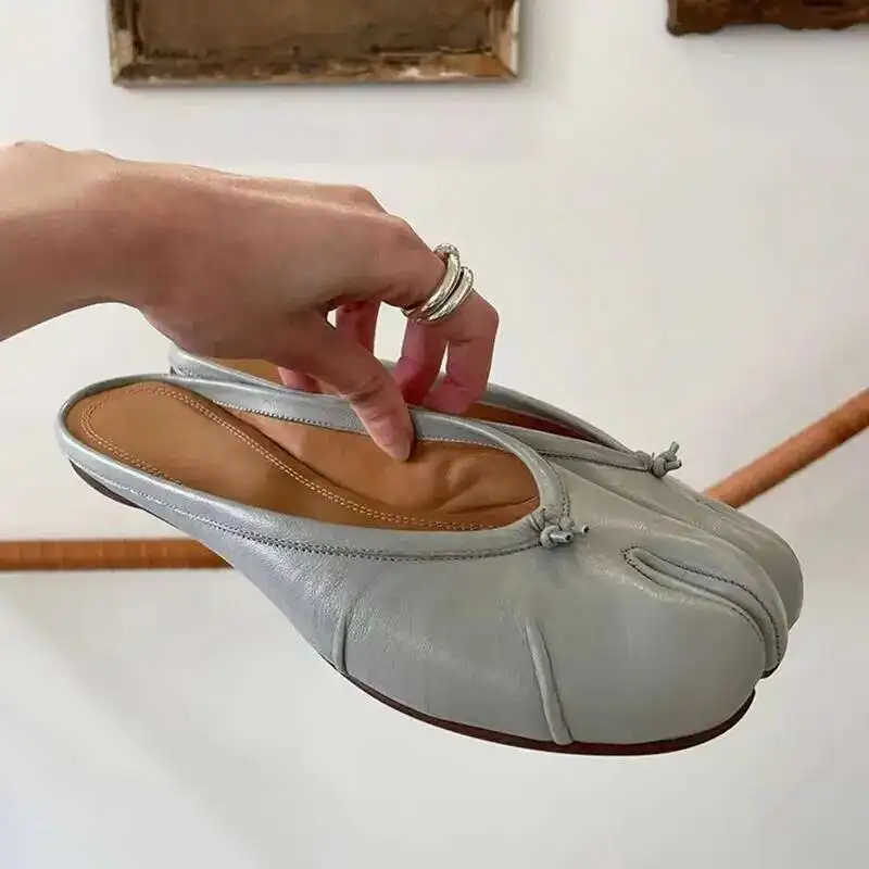 Женские тапочки с разделенным носком Tabi Ninja Slip Flats с круглым носком, женские неглубокие ленивые слипоны на лодке, туфли-мюли с открытой пяткой, мягкие лоферы
Женские тапочки с разделенным носком Tabi Ninja Slip Flats с круглым носком, женские неглубокие ленивые слипоны на лодке, туфли-мюли с открытой пяткой, мягкие лоферы