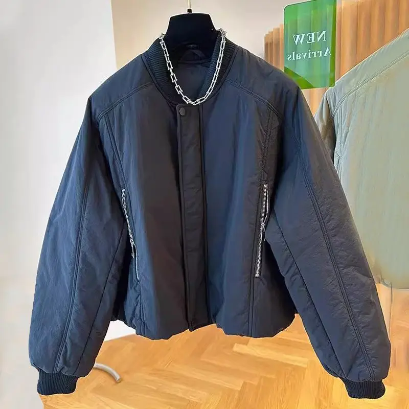 Модная хлопковая куртка на молнии, короткая куртка для женщин, осенне-зимний новый стиль, свободный и универсальный топ с воротником-стойкой
Модная хлопковая куртка на молнии, короткая куртка для женщин, осенне-зимний новый стиль, свободный и универсальный топ с воротником-стойкой