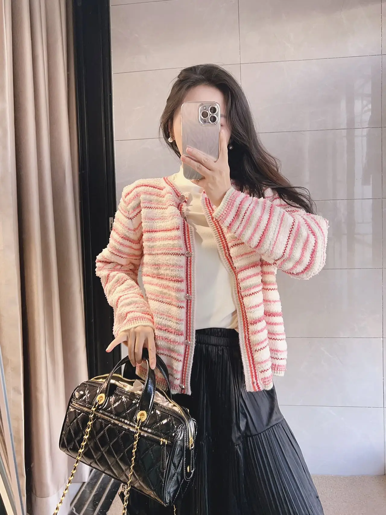 Soft Rainbow Pink Gentle Knitted Woolen Cardigan French Style Loose Fit Long Sleeve Women's Fashion Summer Casual Button up
Soft Rainbow Pink Gentle Knitted Woolen Cardigan French Style Loose Fit Long Sleeve Women's Fashion Summer Casual Button up