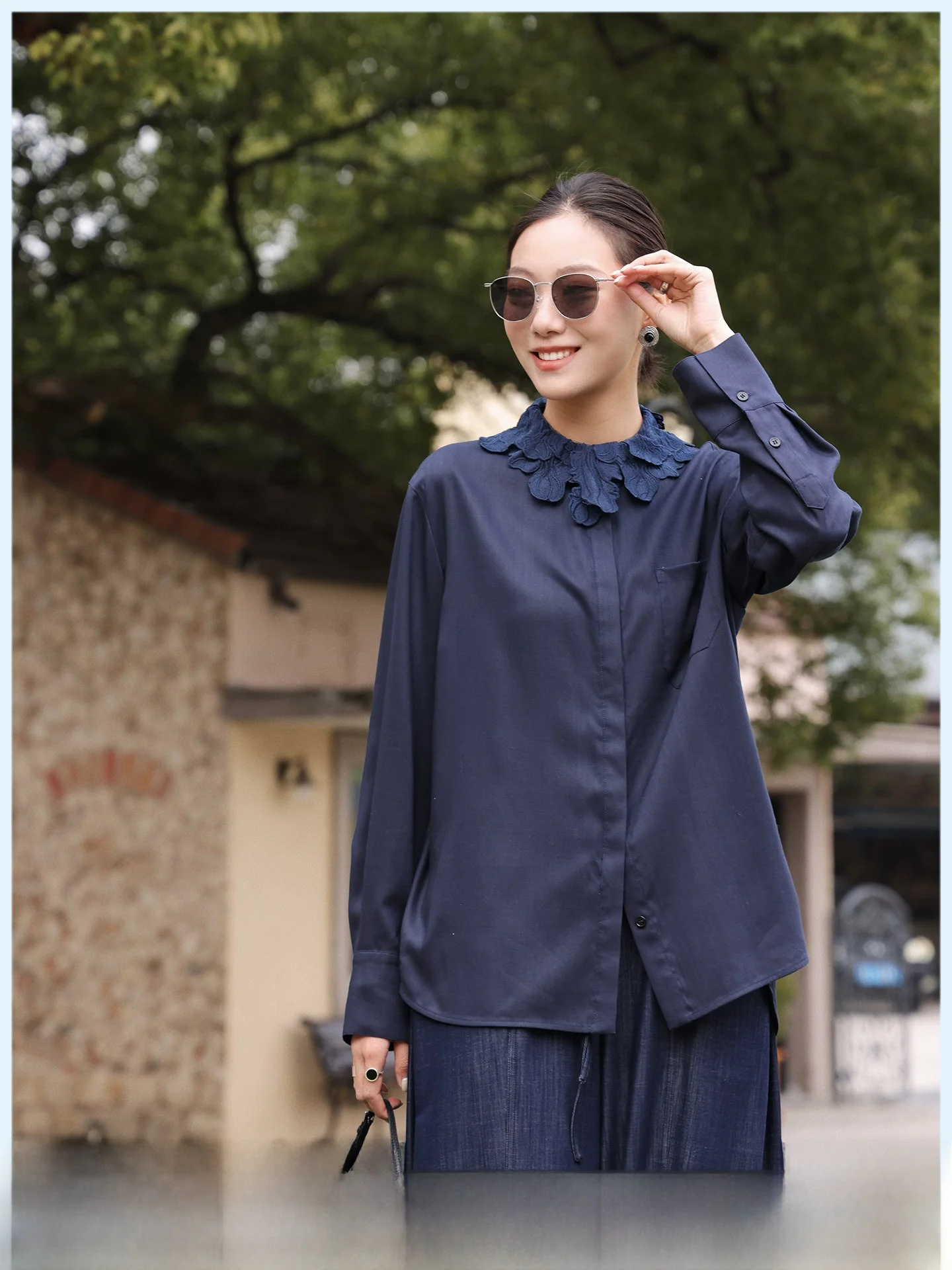 Loose Long Sve Women's irt Faionable Splicing Design Blue Color Spring New Sle Wide Collar Le Detail Casual S...
Loose Long Sve Women's irt Faionable Splicing Design Blue Color Spring New Sle Wide Collar Le Detail Casual S...