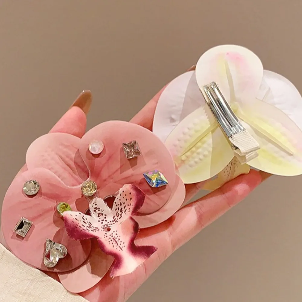 Orchid Flower Hawaiian Flower Hair Clips Side Bangs Clip Suitable Vacation Beach Parties BB Hair Clips Romantic Bangs Hair Clip
Orchid Flower Hawaiian Flower Hair Clips Side Bangs Clip Suitable Vacation Beach Parties BB Hair Clips Romantic Bangs Hair Clip