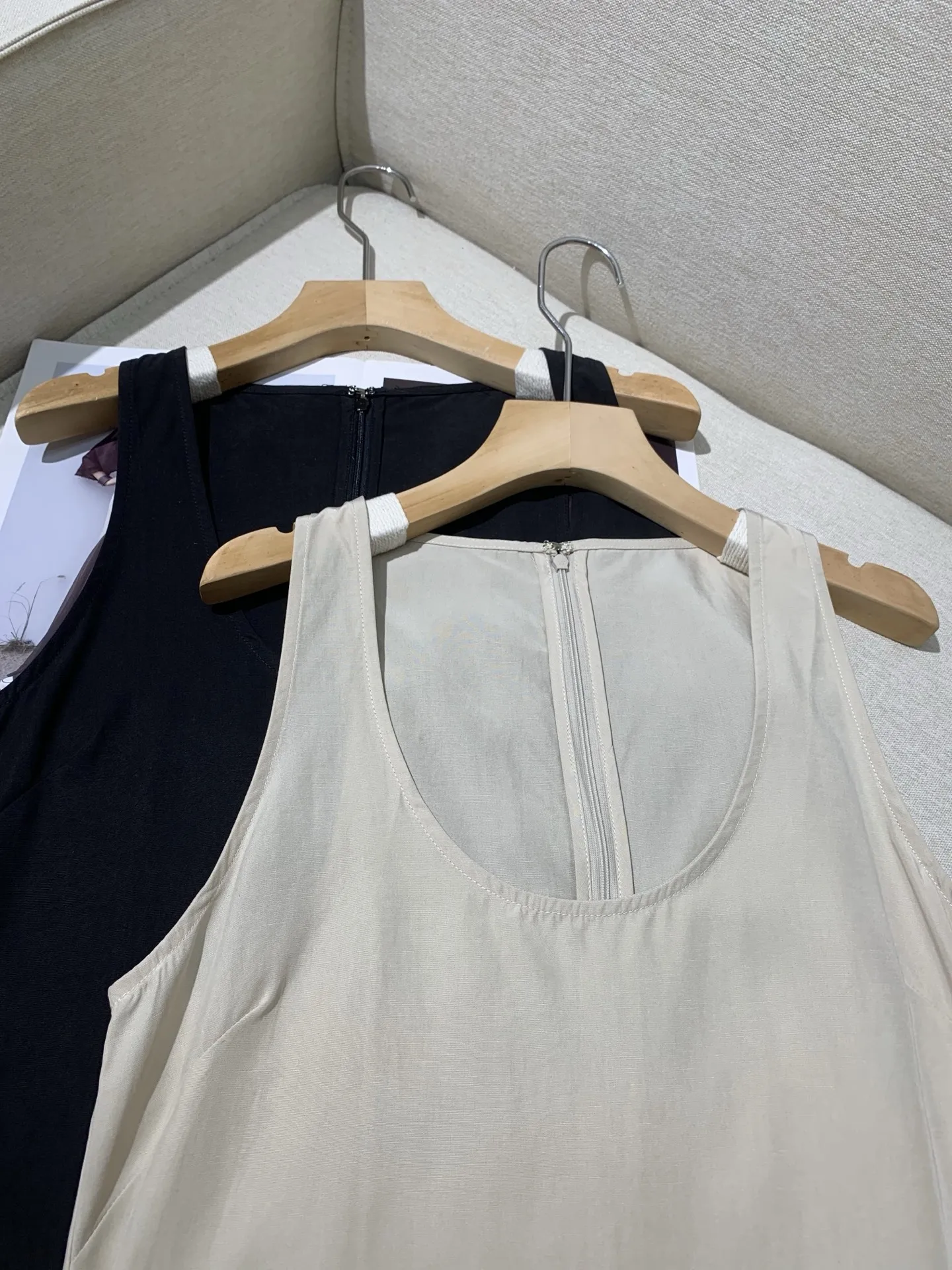 Women'S Round Neck Vest, 2026 Spring/Summer New Minimalist Casual Sleeveless Top
Women'S Round Neck Vest, 2026 Spring/Summer New Minimalist Casual Sleeveless Top