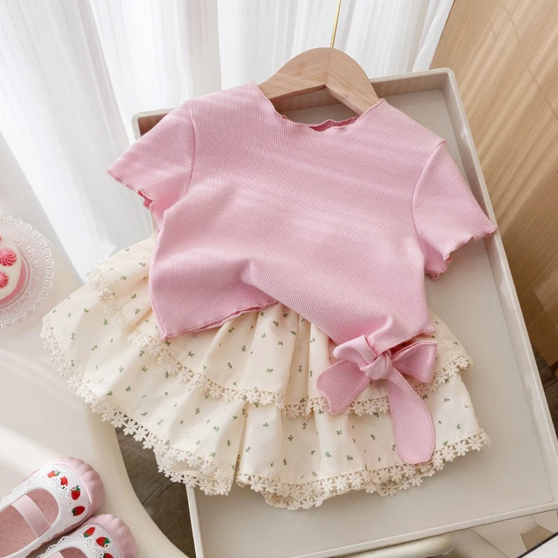 Girls' Summer Chic Solid Color T-Shirt, 2026 Korean Style Ruffle Sleeve Casual Top for Baby & Kids Fashion
Girls' Summer Chic Solid Color T-Shirt, 2026 Korean Style Ruffle Sleeve Casual Top for Baby & Kids Fashion