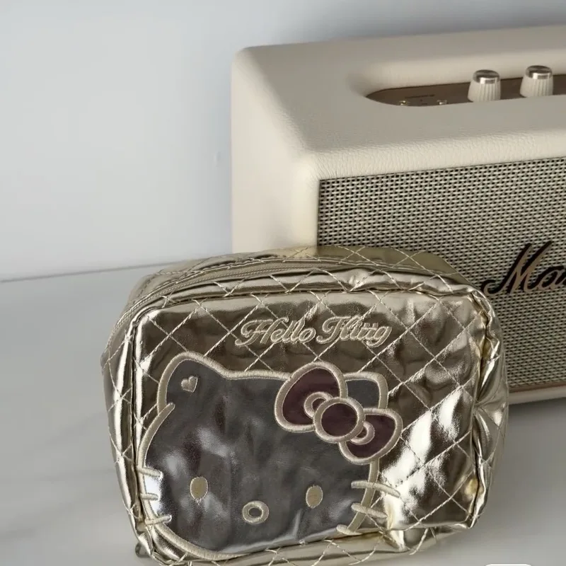 Kawaii Hello Kitty Storage Bag Girl Silver Large Capacity Makeup Jewelry Toy Wallet, Portable Toilet Handbag Women Accessories
Kawaii Hello Kitty Storage Bag Girl Silver Large Capacity Makeup Jewelry Toy Wallet, Portable Toilet Handbag Women Accessories